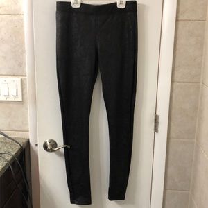 Leather embossed leggings